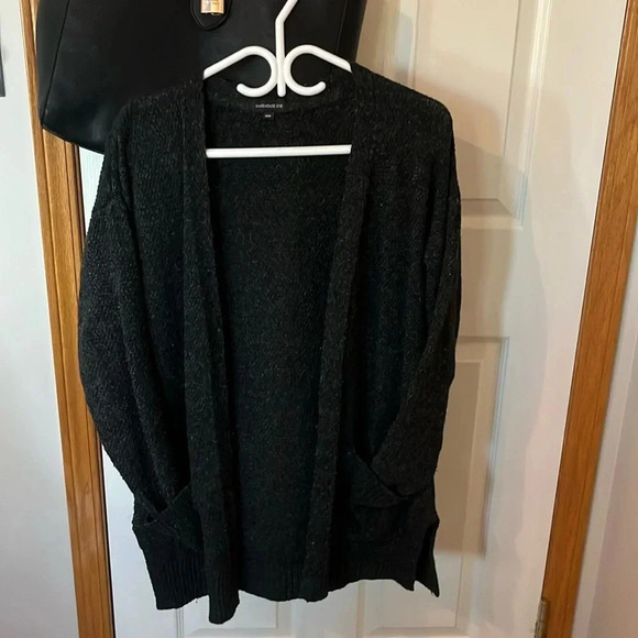 CARDIGAN​ - Picture 2 of 5